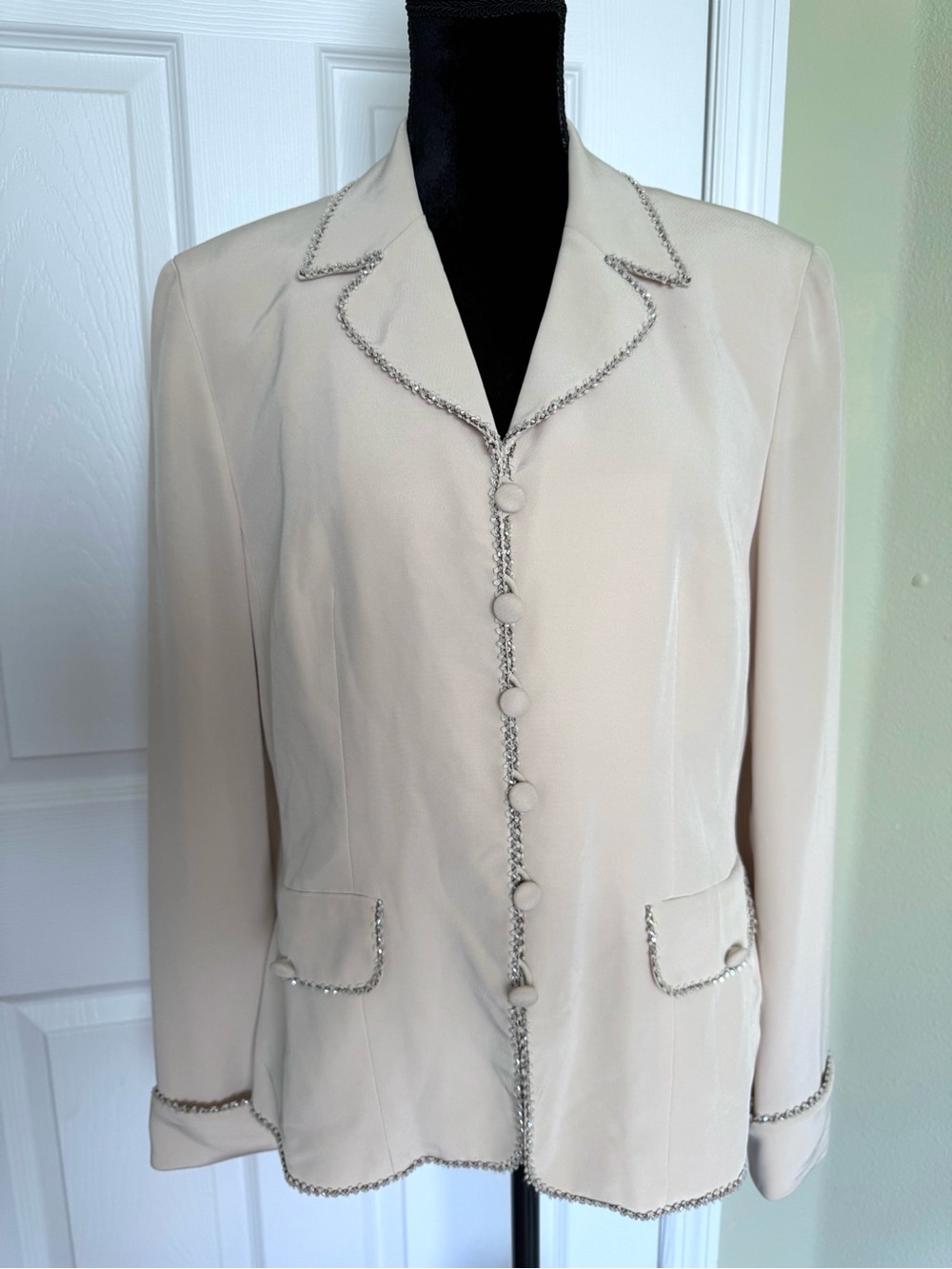 Elegant Beaded Trim Silk-Feel Blazer / Jacket